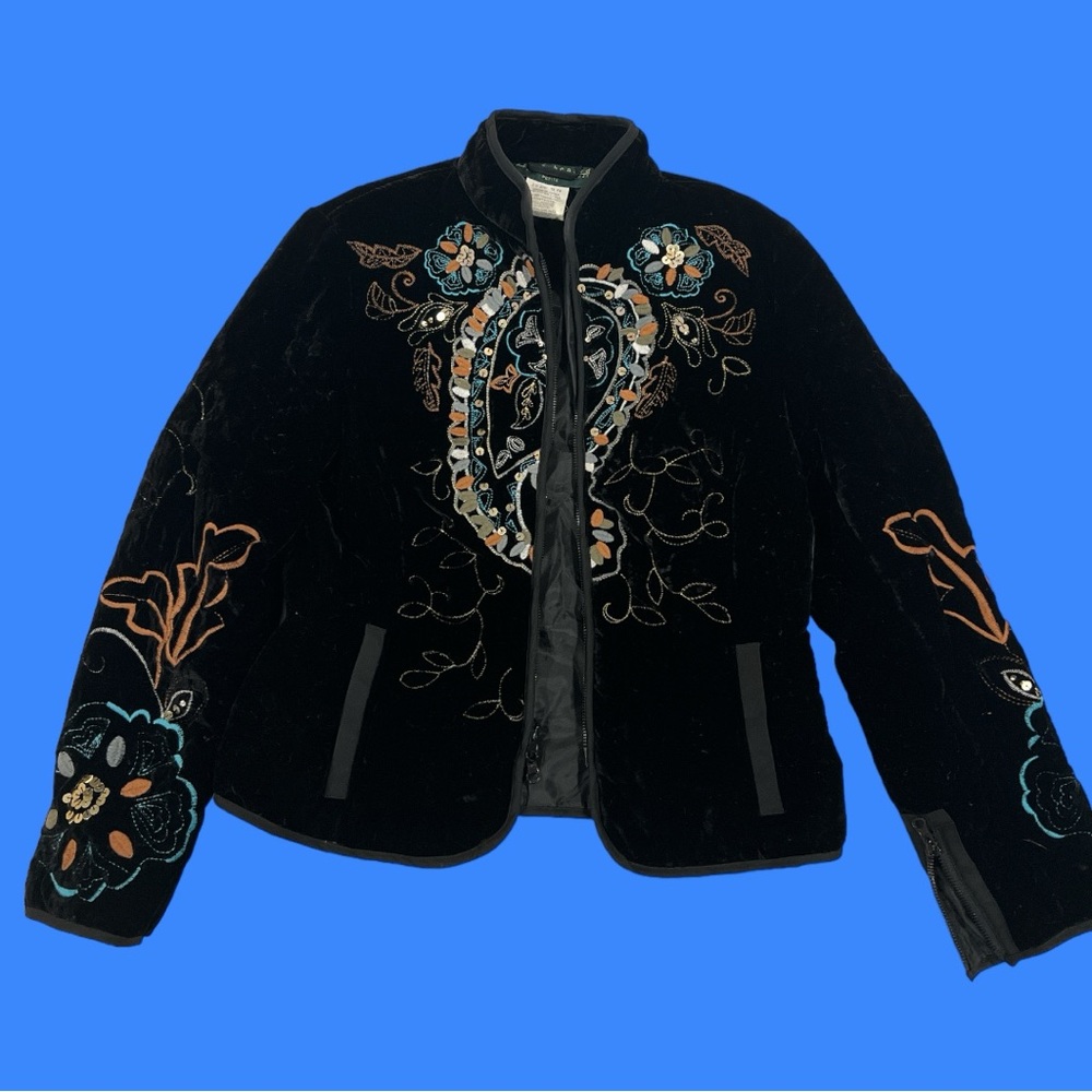 Gently worn beautiful Harve Benard velvet jacket size 4Petite